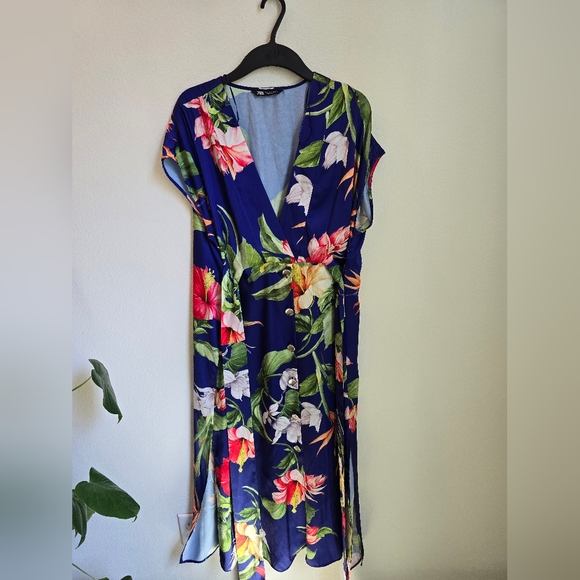 Zara floral dress - Picture 4 of 9